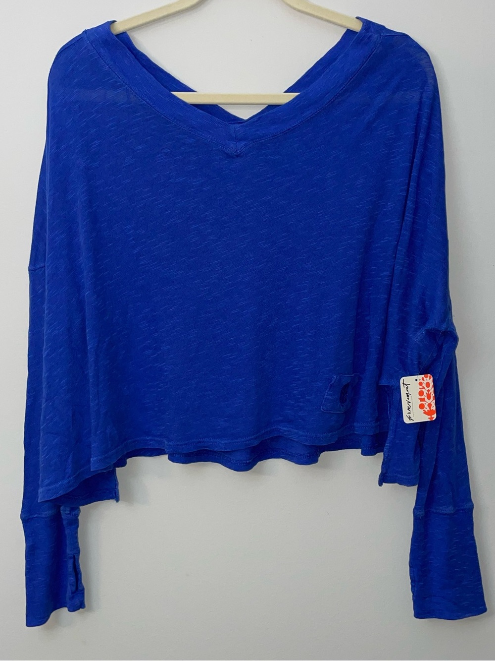 FP Movement Free People Cropped V-Neck Long Sleeve Tee M NWT Electric Shock Blue